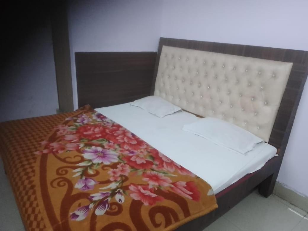Hotel Maharaja Inn By Wb Inn Kanpur Buitenkant foto